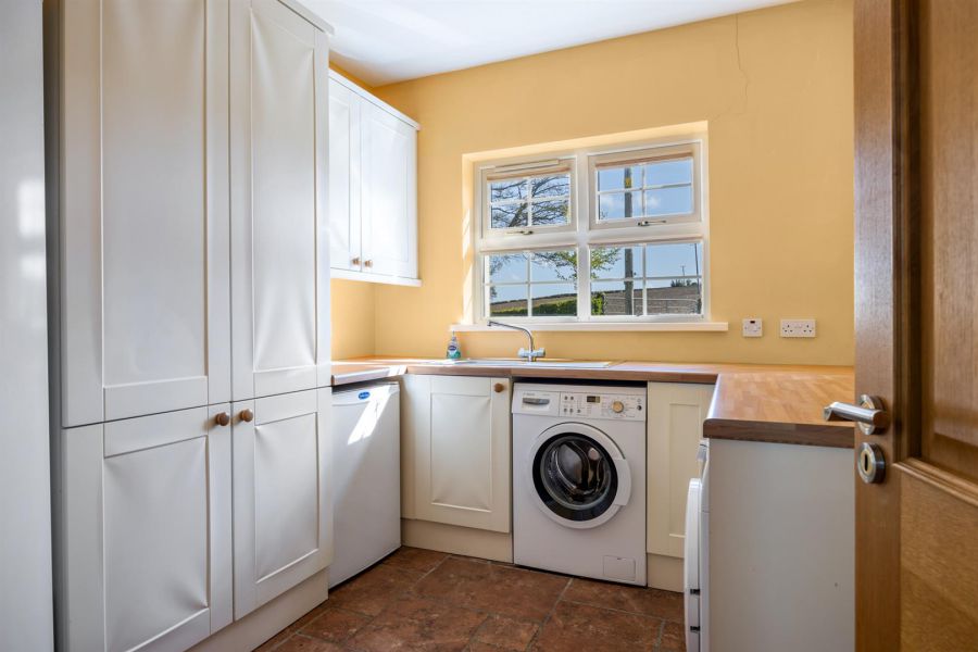 Tullyhubbert House, 80 Hillsborough Road, Tower Lane