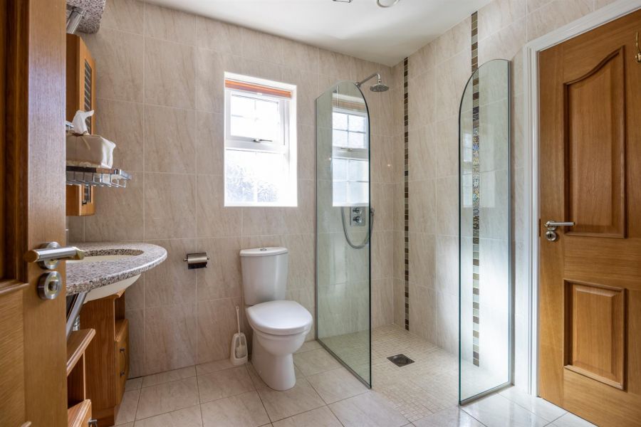 Tullyhubbert House, 80 Hillsborough Road, Tower Lane