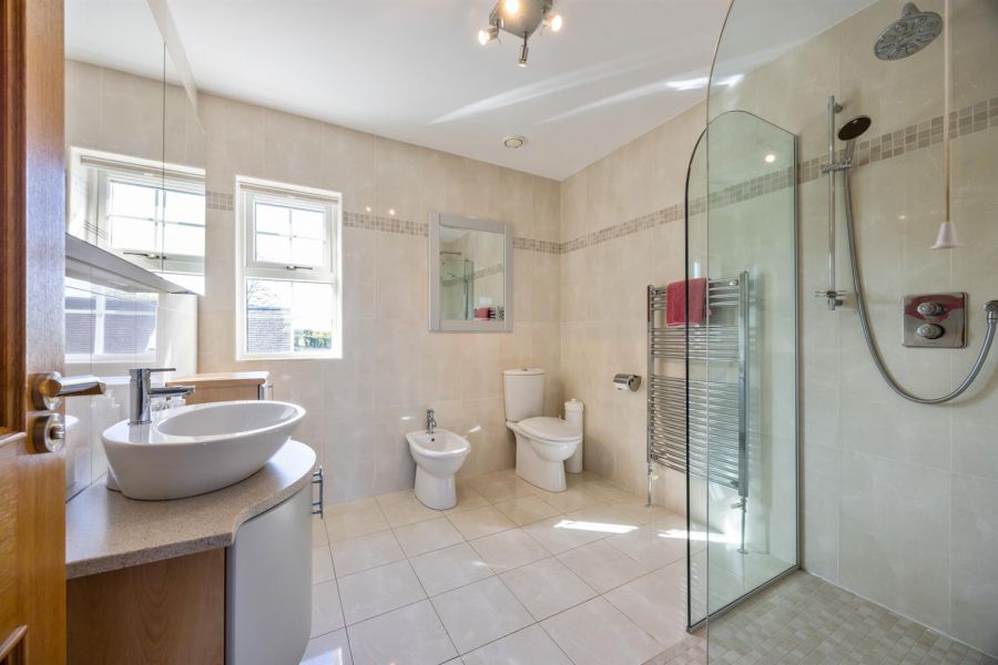 Tullyhubbert House, 80 Hillsborough Road, Tower Lane