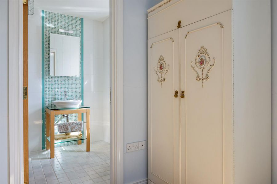 Tullyhubbert House, 80 Hillsborough Road, Tower Lane