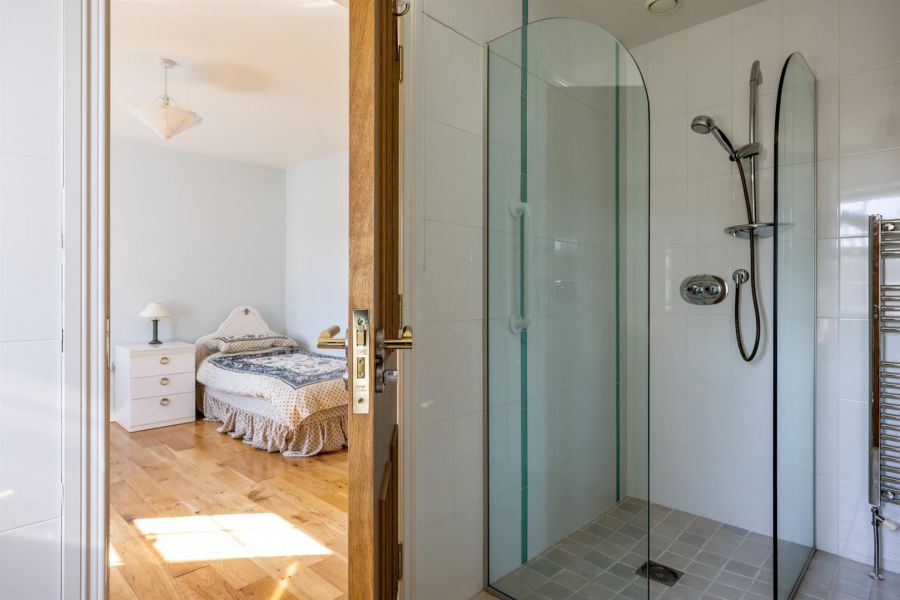 Tullyhubbert House, 80 Hillsborough Road, Tower Lane