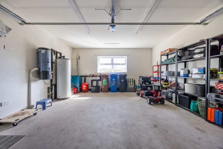 Tullyhubbert House, 80 Hillsborough Road, Tower Lane