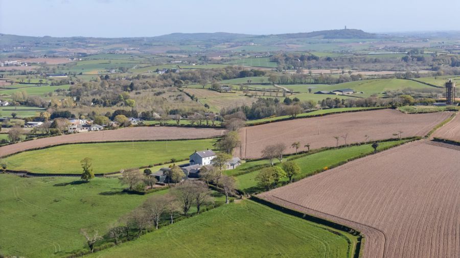 Tullyhubbert House, 80 Hillsborough Road, Tower Lane
