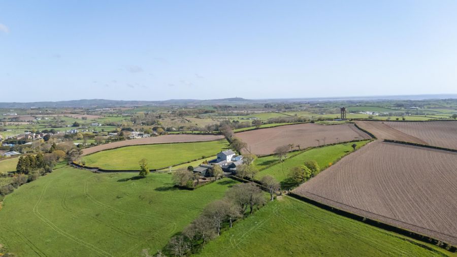 Tullyhubbert House, 80 Hillsborough Road, Tower Lane