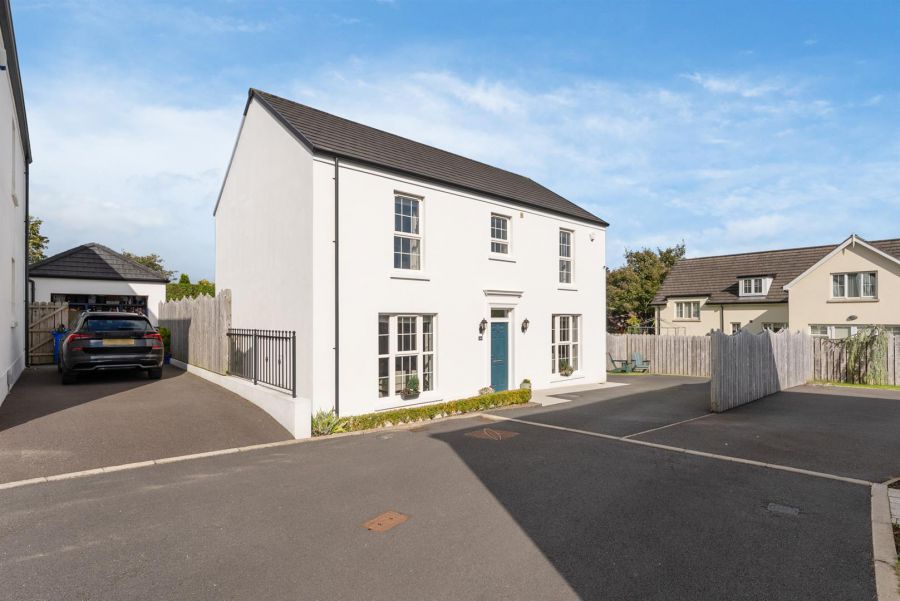 14 Hollymount Hall
