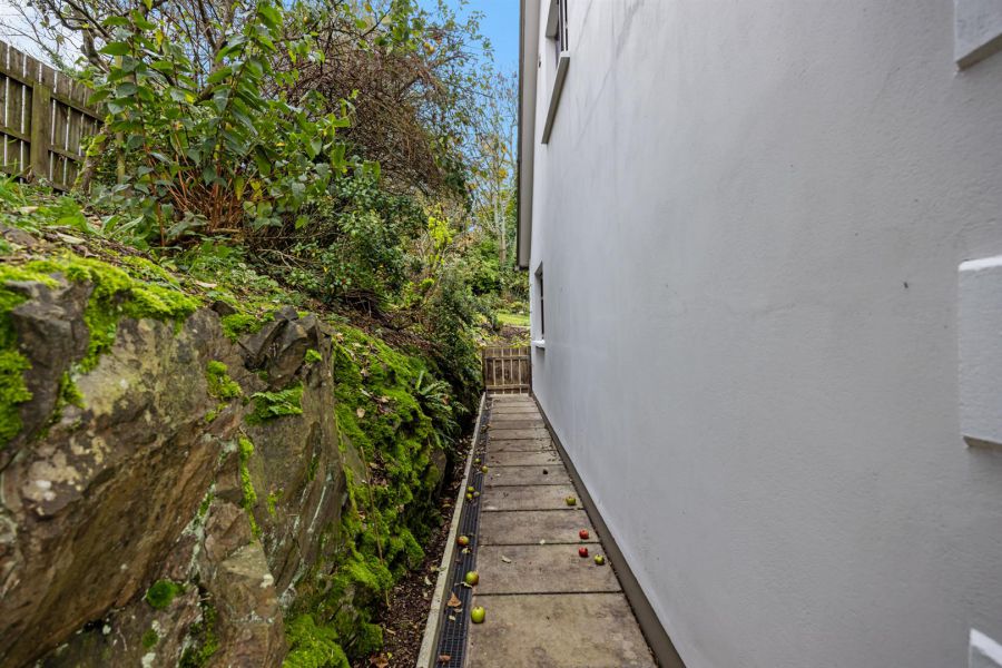 7 Hawthorn Hill