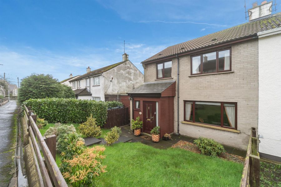 16 Church Hill Gardens