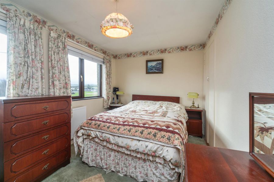 16 Church Hill Gardens