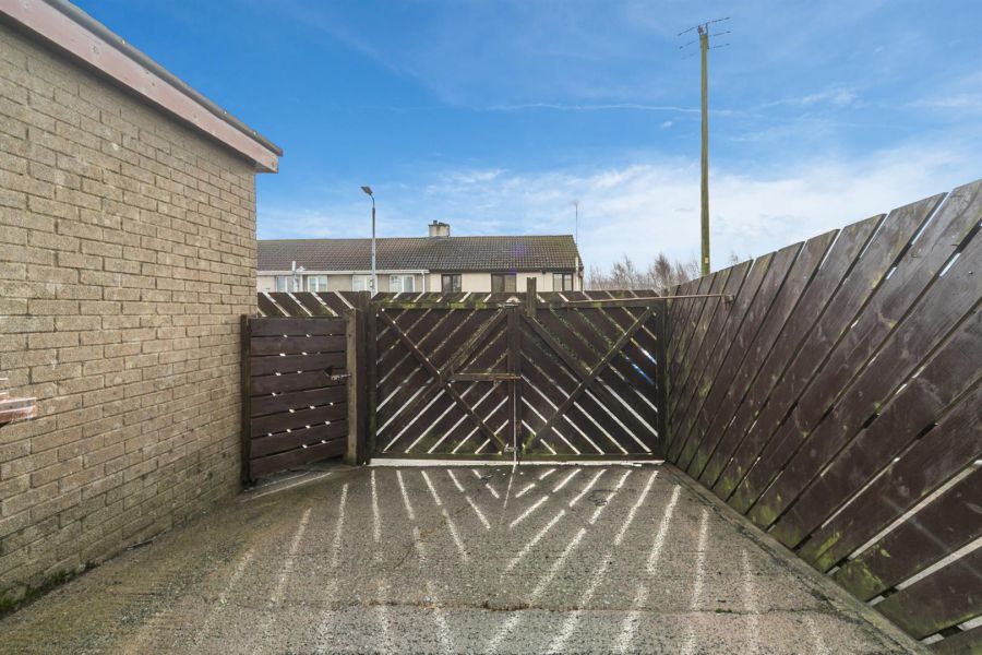 16 Church Hill Gardens