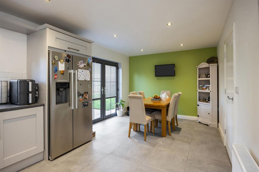 14 Edengrove Park North