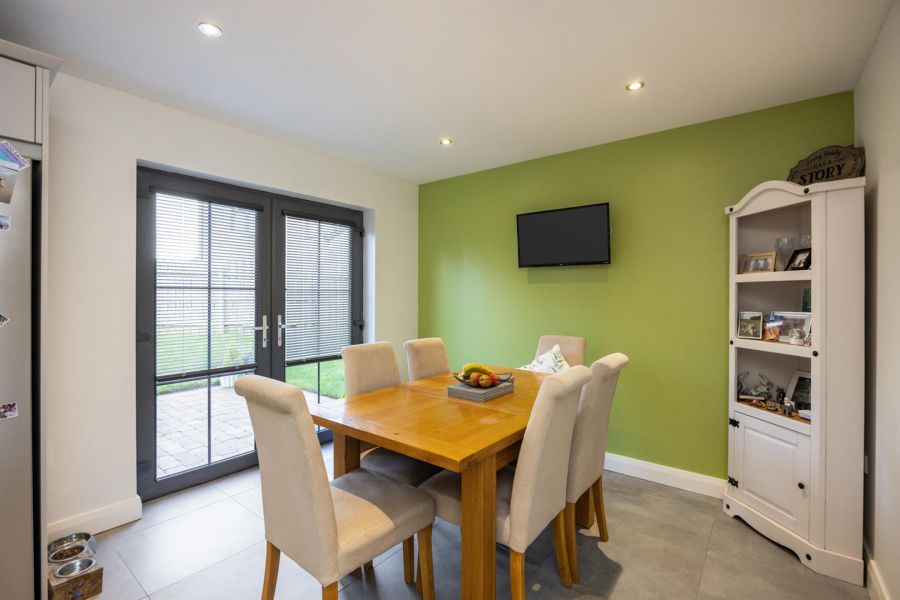 14 Edengrove Park North