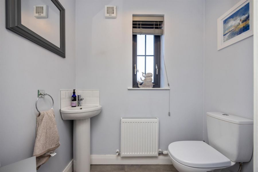 14 Edengrove Park North