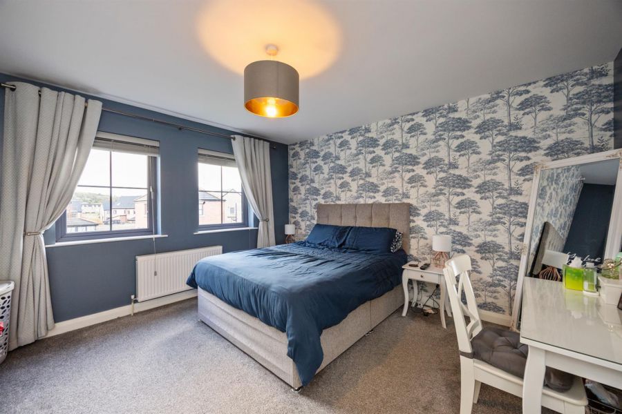 14 Edengrove Park North