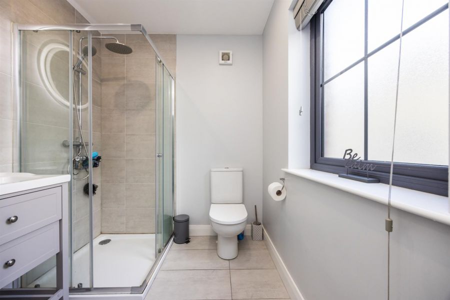 14 Edengrove Park North