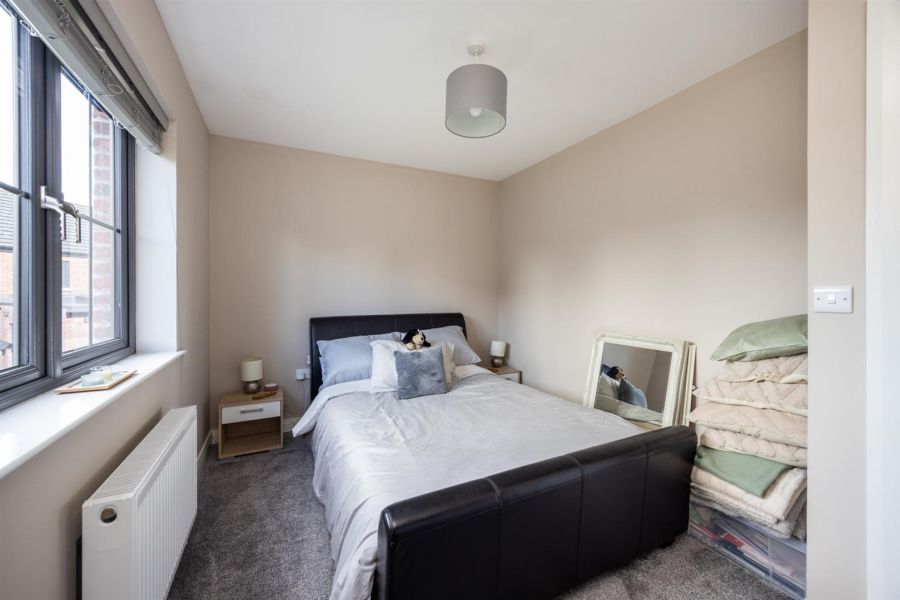 14 Edengrove Park North