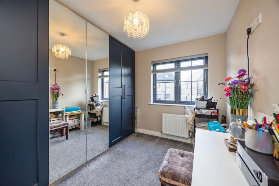 14 Edengrove Park North