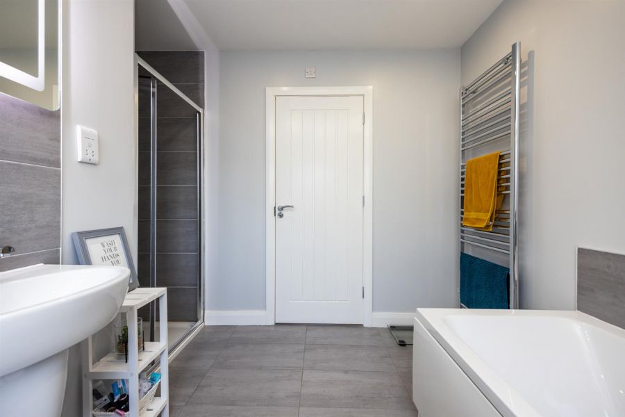 14 Edengrove Park North