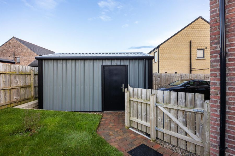 14 Edengrove Park North