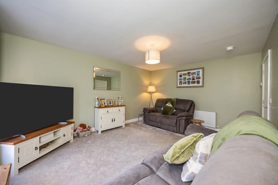 14 Edengrove Park North