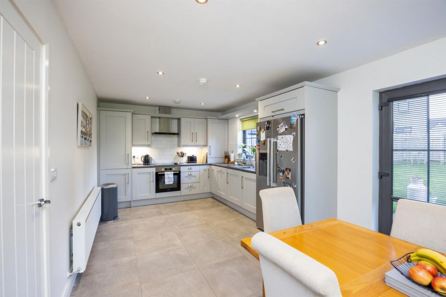 14 Edengrove Park North