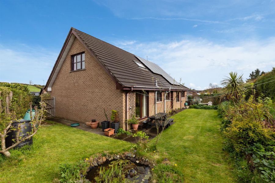 16 Rowallane Dale