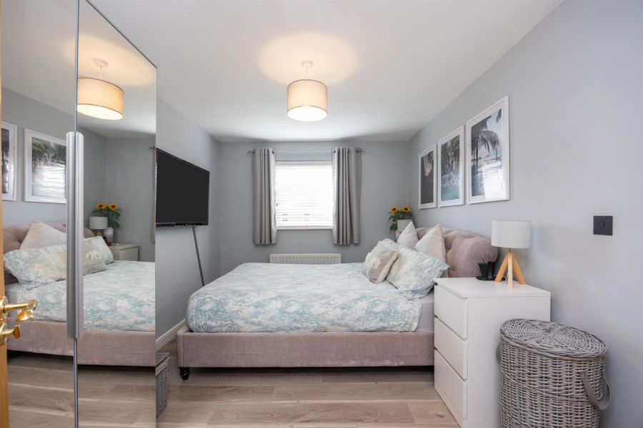 40 Lady Wallace Gardens