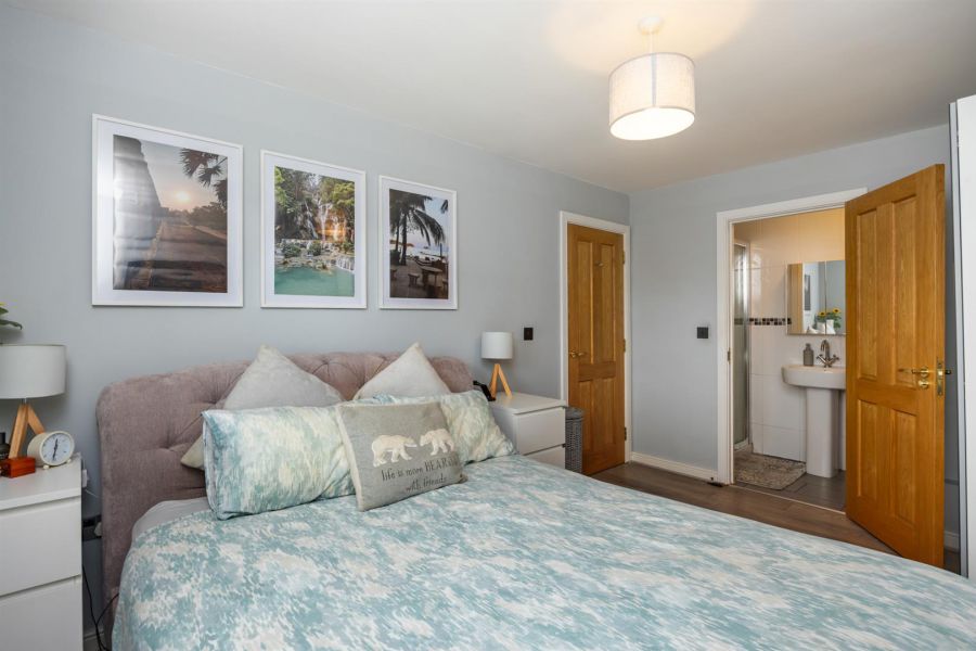 40 Lady Wallace Gardens