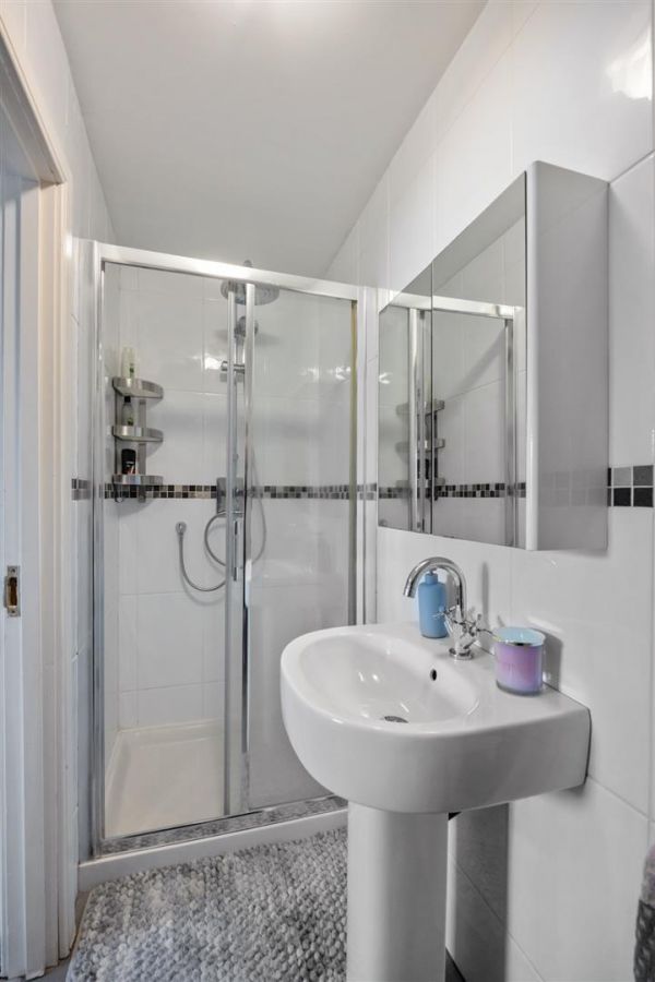 40 Lady Wallace Gardens