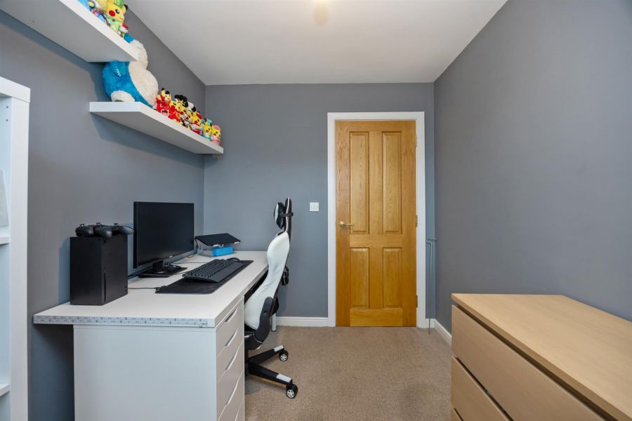 40 Lady Wallace Gardens