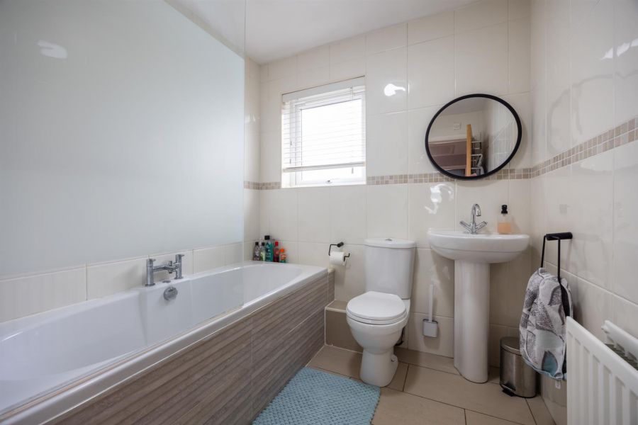 40 Lady Wallace Gardens