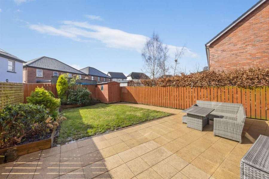 40 Lady Wallace Gardens