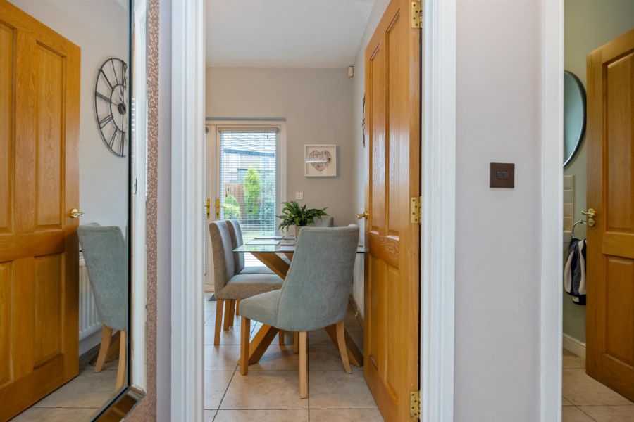 40 Lady Wallace Gardens