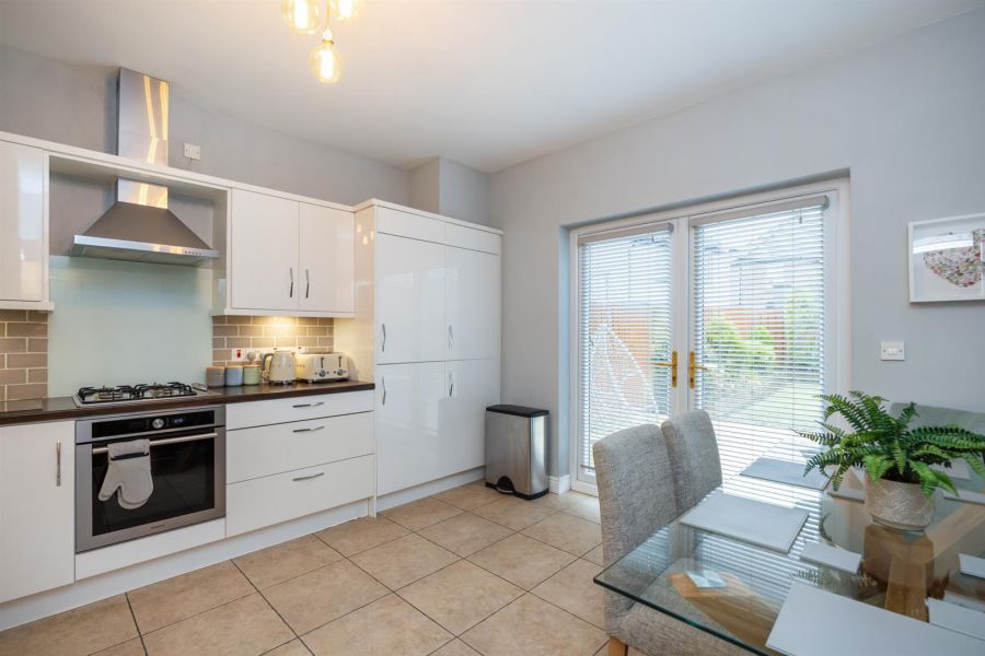 40 Lady Wallace Gardens