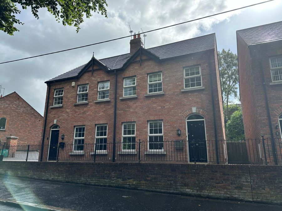 9 Laurel Mews