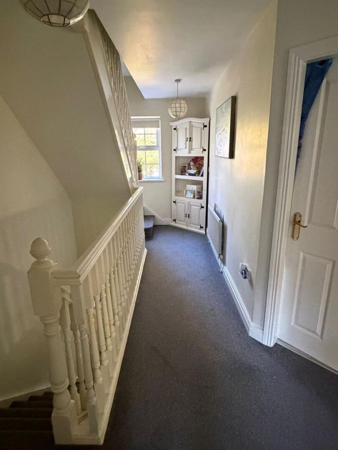 9 Laurel Mews