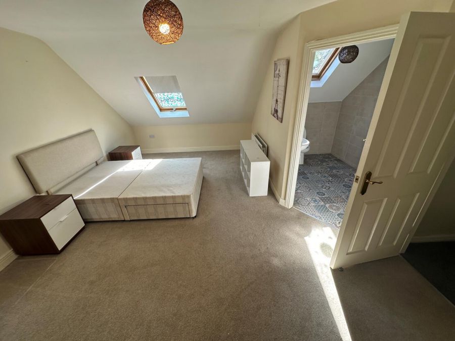 9 Laurel Mews