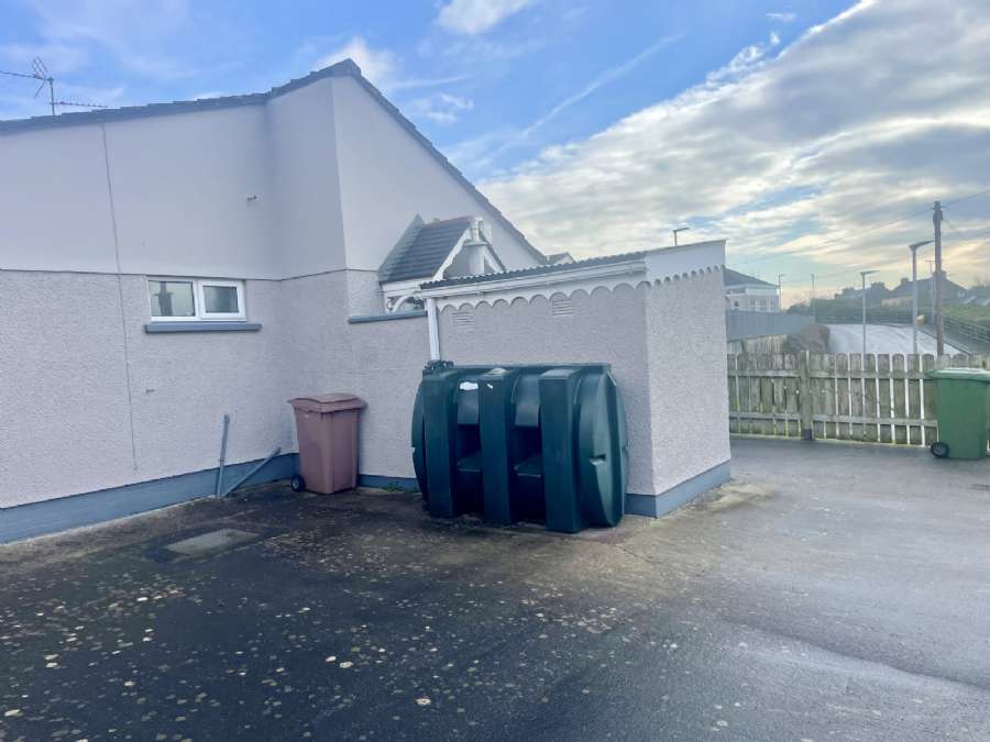 5 Drumhaw Park