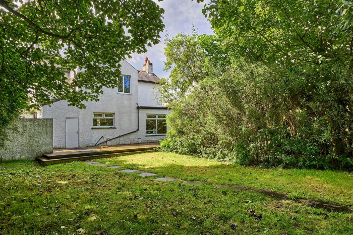 Godfrey Avenue