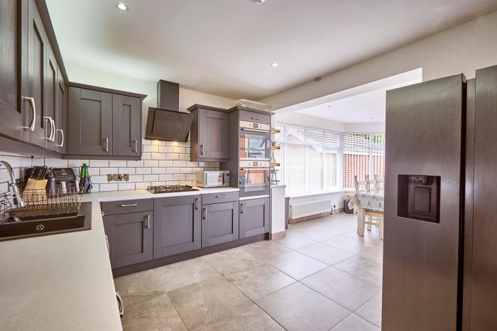 30 Ballycrochan Road