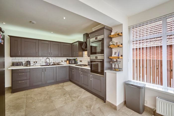 30 Ballycrochan Road