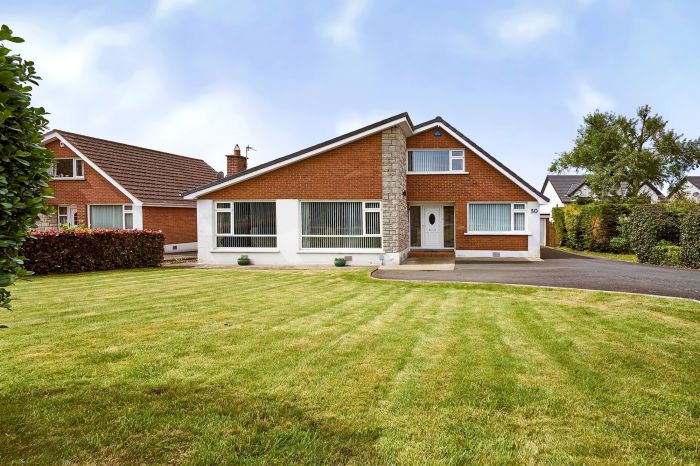 30 Ballycrochan Road