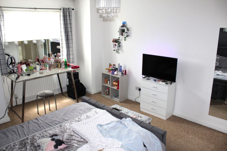 90 Kernan Hill Manor