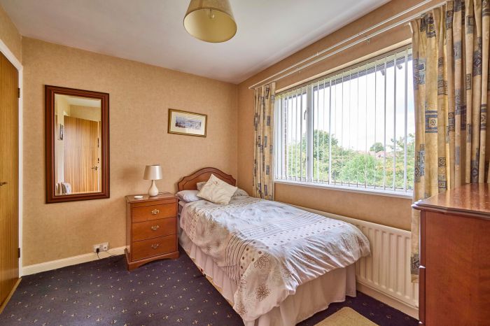 2 Beechfield Avenue