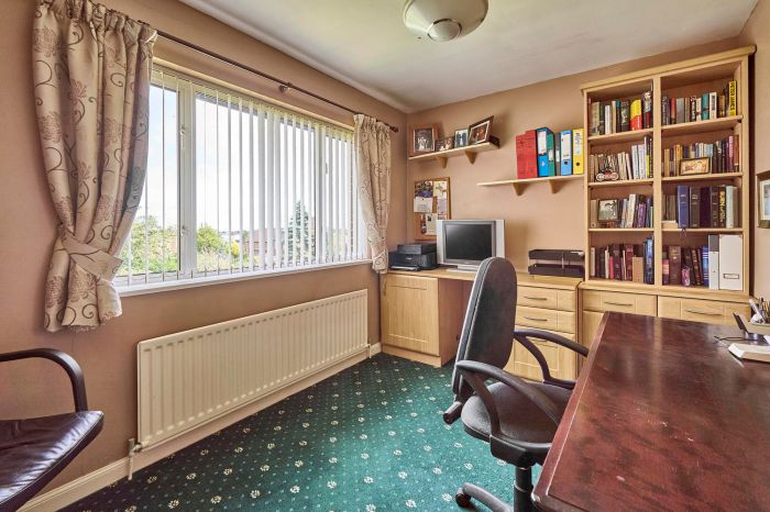 2 Beechfield Avenue
