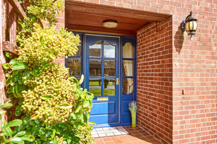 2 Beechfield Avenue