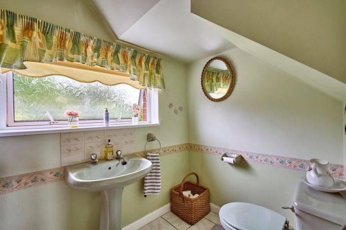 2 Beechfield Avenue