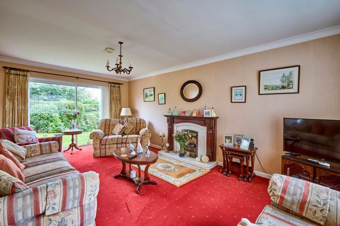 2 Beechfield Avenue