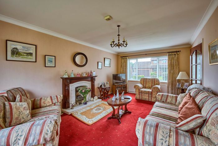 2 Beechfield Avenue