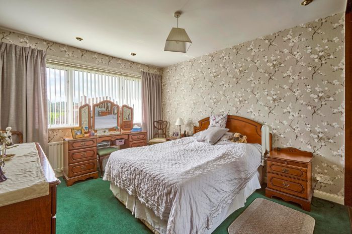 2 Beechfield Avenue