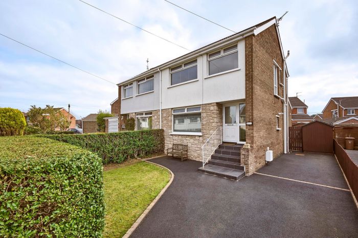 7 Aston Gardens 7 Aston Gardens